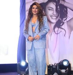 ઓવર સાઈઝ કોટ પહેરીને કુલ લૂકમાં ઈવેન્ટમાં પહોંચી Priyanka Chopra, જુઓ ફોટો