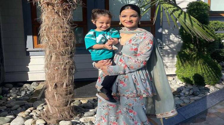 punjabi singer gippy grewal youngest son gurbaaz grewal s birthday mom ravneet shares adorable pictures on social media Gurbaaz Grewal: ਗਿੱਪੀ ਗਰੇਵਾਲ ਦੇ ਛੋਟੇ ਨਵਾਬ ਗੁਰਬਾਜ਼ ਦਾ ਅੱਜ ਜਨਮਦਿਨ, ਗਰੇਵਾਲ ਪਰਿਵਾਰ ਨੇ ਗੁਰਬਾਜ਼ ਨੂੰ ਇਸ ਅੰਦਾਜ਼ `ਚ ਦਿੱਤੀ ਵਧਾਈ