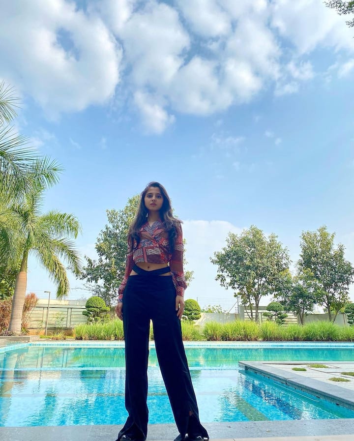 తమిళ 'మిన్నలే' సీరియల్ లో నటించింది.Photo Credit@Preethiasrani/Instagram