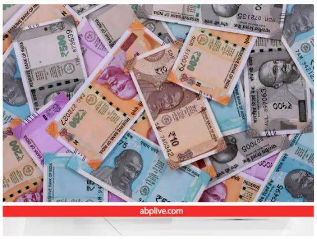 ਅਜੋਕੇ 'ਚ ਭਾਰਤੀ ਕਰੰਸੀ ਦੇ ਸਾਰੇ ਨੋਟਾਂ 'ਤੇ ਗਾਂਧੀ ਜੀ ਦੀ ਤਸਵੀਰ ਦਿਖਾਈ ਦਿੰਦੀ ਹੈ। ਪਹਿਲੀ ਵਾਰ 1969 'ਚ ਨੋਟਾਂ 'ਤੇ ਮਹਾਤਮਾ ਗਾਂਧੀ ਦੀ ਤਸਵੀਰ ਛੱਪੀ ਸੀ। ਮਹਾਤਮਾ ਗਾਂਧੀ ਦੀ ਫੋਟੋ ਭਾਰਤੀ ਰਿਜ਼ਰਵ ਬੈਂਕ ਨੇ 1969 ਵਿੱਚ ਛਾਪੀ ਸੀ। ਉਹ ਫੋਟੋ ਜਨਮ ਸ਼ਤਾਬਦੀ ਯਾਦਗਾਰ ਦੇ ਡਿਜ਼ਾਈਨ  (Birth Centenary Memorial Design) ਦੀ ਸੀ ਅਤੇ ਉਸ ਫੋਟੋ ਵਿੱਚ ਸੇਵਾਗ੍ਰਾਮ ਆਸ਼ਰਮ ਵੀ ਬਣਾਇਆ ਗਿਆ ਸੀ। ਪਹਿਲਾਂ ਭਾਰਤੀ ਕਰੰਸੀ ਨੋਟਾਂ 'ਤੇ ਅਸ਼ੋਕ ਥੰਮ੍ਹ ਦੀ ਤਸਵੀਰ ਹੁੰਦੀ ਸੀ।