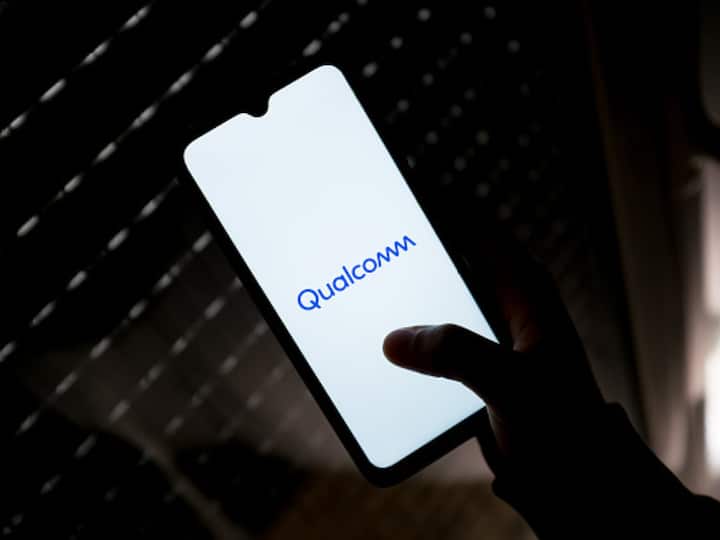Qualcomm smartphone sales drop forecast economic slowdown covid 19 lockdown china consumer demand Qualcomm Expects 'Double Digit' Decline In Smartphone Sales This Year: Report