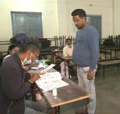 छह राज्यों की 7 विधानसभा सीटों पर जारी है उपचुनाव, महाराष्ट्र से लेकर ओडिशा तक लंबी कतारें, देखें Pics