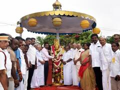 சதயவிழா: ராஜராஜ சோழன் சிலைக்கு தஞ்சை மாவட்ட கலெக்டர்  மாலை அணிவித்து மரியாதை