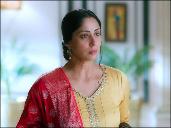 संगीता घोष का शो 'स्वर्ण घर (Swarn Ghar) भी जल्द ही बंद होने वाला है, कथित तौर पर इसे दो हफ्ते और टेलीकास्ट होने की छूट मिली है लेकिन गिरती टीआरपी के चलते ये शो इसी साल डब्बा बंद हो जाएगा.