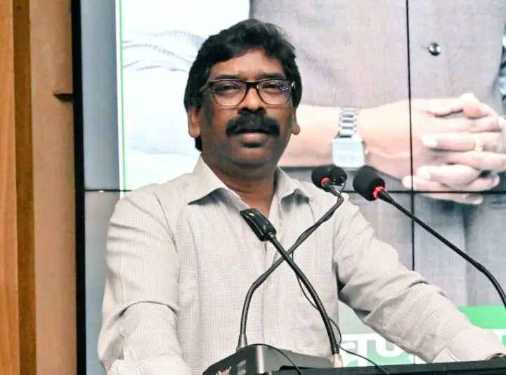 रायपुर पहुंचे झारखंड के मुख्यमंत्री हेमंत सोरेन, ईडी के समन को लेकर दिया ये बड़ा बयान