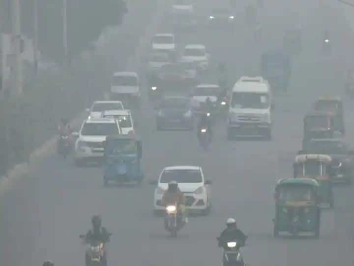 Pollution: dangerous level in delhi ncr with weather aqi recorded over 400 Pollution: ખતરનાક લેવલ પર દિલ્હીનુ પ્રદુષણ, AQI 400ને પાર, જાણો ક્યારે મળશે લોકોને રાહત
