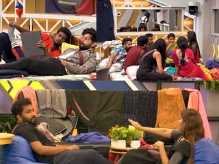 Bigg Boss 6 Tamil : ஒரே பேச்சா இருக்கே.. சண்டைகளே இல்லாத பிக்பாஸ் ப்ரோமோக்கள்.. இன்றைய எபிசோடு இப்படித்தான் இருக்குமோ?