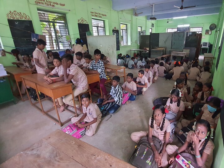 Schools, Colleges leave : மயிலாடுதுறை மாவட்டத்தில் பள்ளி மற்றும் கல்லூரிகளுக்கு இன்று விடுமுறை! விவரம்..