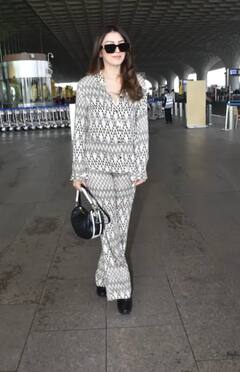 ਵਿਆਹ ਦੀਆਂ ਖਬਰਾਂ ਵਿਚਾਲੇ ਬੁਆਏਫ੍ਰੈਂਡ ਨਾਲ ਏਅਰਪੋਰਟ 'ਤੇ ਦੇਖੀ ਗਈ ਹੰਸਿਕਾ ਮੋਟਵਾਨੀ, ਕੈਮਰੇ ਤੋਂ ਲੁਕਦੇ ਨਜ਼ਰ ਆਏ ਸੋਹੇਲ ਕਥੂਰੀਆ