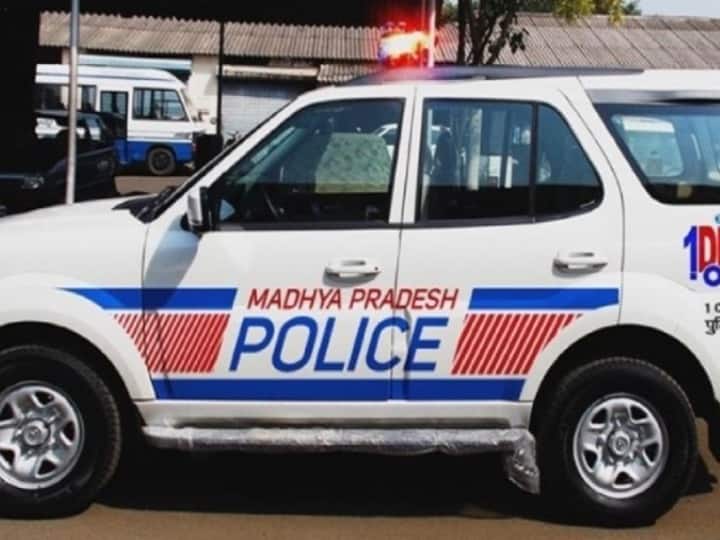 victim complaint to police about being beaten up for stopping partying on Road in Indore Madhya Pradesh ANN MP News: इंदौर की कॉलोनी में रास्ते पर पार्टी करने से रोकने पर मारपीट, पीड़ित ने पुलिस से की यह शिकायत