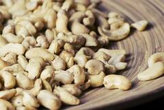 Cashew Benefits : काजूमुळे होतात हाडे मजबूत, मधुमेही रुग्णांसाठीही उपयुक्त