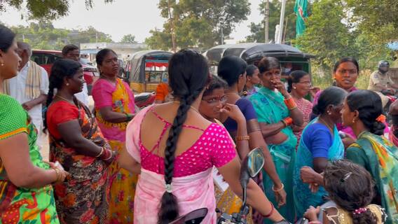 Munugodu Bypoll| డబ్బులు పంచలేదని ఓట్లు వేయకుండా వెనక్కి వెళ్లిపోయిన ఓటర్లు | ABP Desam