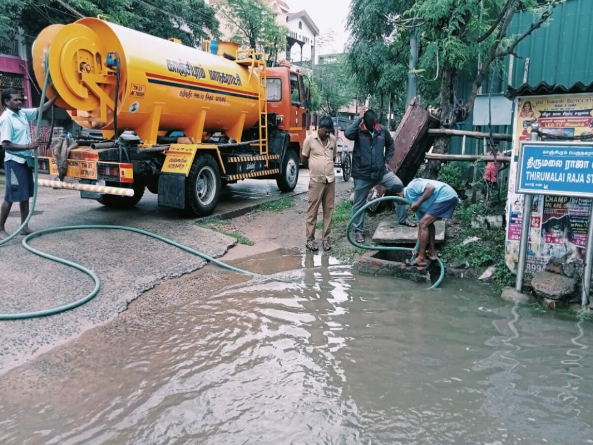 Rain water Drainage : களம் இறங்கிய காஞ்சிபுரம் மாநகராட்சி.. மழைநீர் வடிகால் பணிகளை பாராட்டிய அதிமுக கவுன்சிலர்.