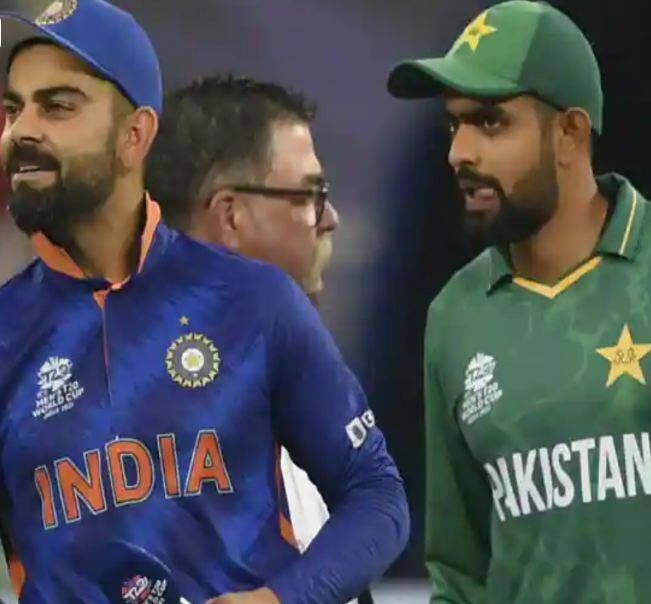 Virat Kohli vs Babar Azam: ਵਿਰਾਟ ਕੋਹਲੀ ਨੇ ਟੀ-20 ਵਿਸ਼ਵ ਕੱਪ ਦੇ ਮੌਜੂਦਾ ਸੀਜ਼ਨ 'ਚ 200 ਤੋਂ ਵੱਧ ਦੌੜਾਂ ਬਣਾਈਆਂ ਹਨ। ਉਹਨਾਂ 3 ਅਰਧ ਸੈਂਕੜੇ ਲਾਏ ਹਨ। ਦੂਜੇ ਪਾਸੇ ਬਾਬਰ ਆਜ਼ਮ ਹੁਣ ਤੱਕ ਕਿਸੇ ਵੀ ਮੈਚ ਵਿੱਚ 10 ਦੌੜਾਂ ਨਹੀਂ ਬਣਾ ਸਕੇ