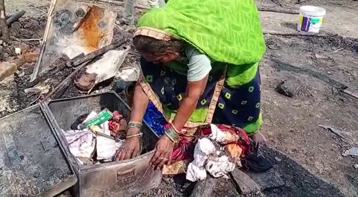 Unnao News: बच्चों में मामूली विवाद को लेकर दबंगों ने दलित की झोपड़ी में लगाई आग, सबकुछ जलकर राख