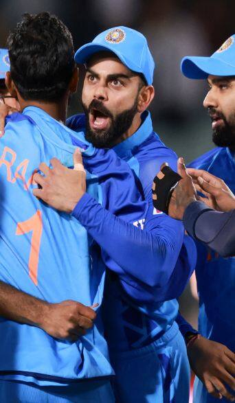 ਵਿਰਾਟ ਕੋਹਲੀ ਦੇ ਸਾਹਮਣੇ ਨਹੀਂ ਟਿਕਦੇ ਬਾਬਰ ਆਜ਼ਮ