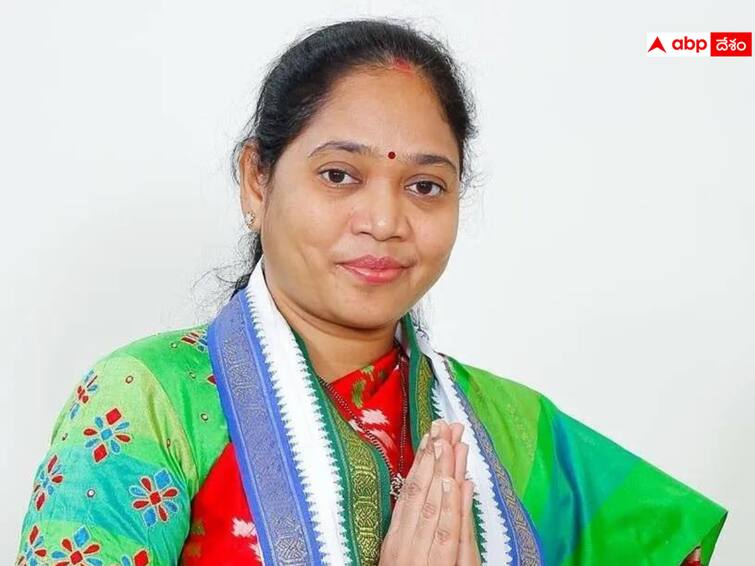 Mekathoti Sucharita has resigned from the post of YSRCP Guntur District President. YSRCP Guntur : గుంటూరు వైఎస్ఆర్‌సీపీలో అసంతృప్తి స్వరాలు -  రాజీనామా చేసిన మేకతోటి సుచరిత !