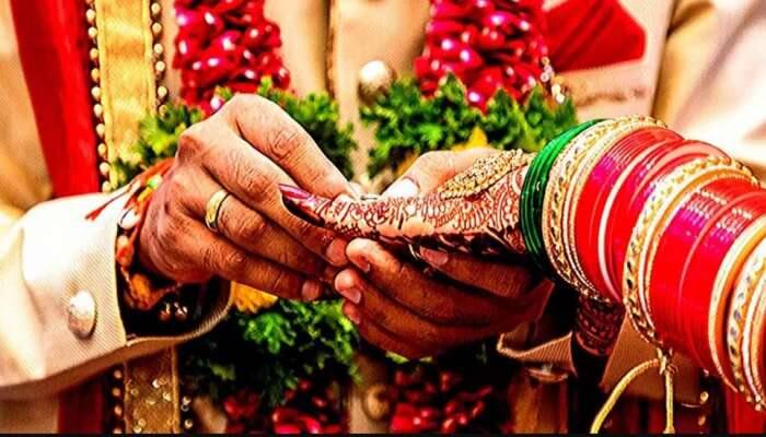 tax-exemptions-in-home-loan-to-health-insurance-know-financial-benefits-for-marriage Marriage Financial Benefits: স্বাস্থ্যবিমা থেকে গৃহঋণে ছাড়,বিয়ে করলেই পাবেন এই আর্থিক সুবিধা