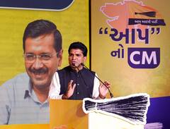 केजरीवाल या खुद के दम पर BJP को टक्कर दे पाएंगे इसुदान गढ़वी, जानें 5 कमजोरी और मजबूत पक्ष