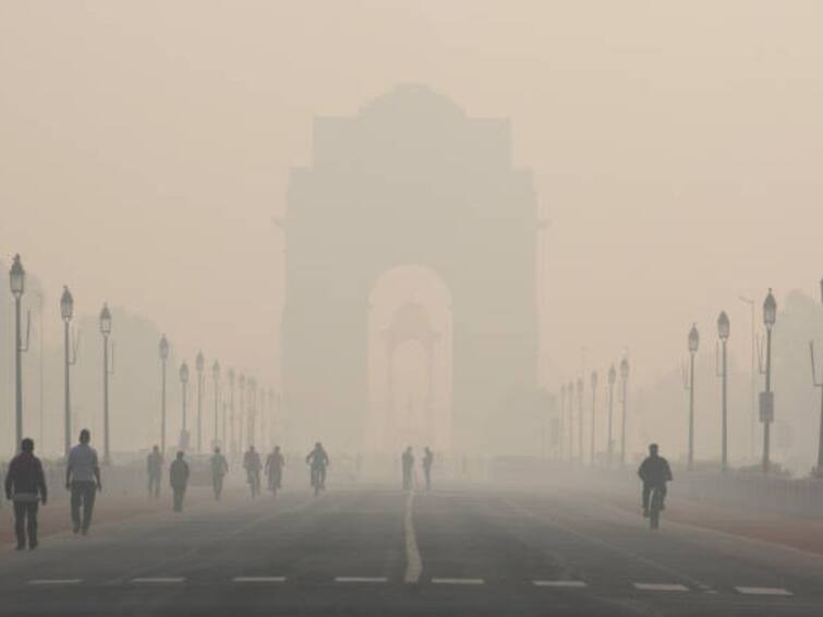 Delhi Air Pollution: देश की राजधानी में दम घोंट रही हवा, अस्थमा और ब्लड प्रेशर के मरीजों की संख्या में इजाफा