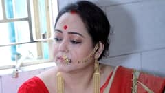 মধ্যরাতে গাড়ি লক্ষ্য করে ইটবৃষ্টি, অল্পের জন্য রক্ষা পেলেন অপরাজিতা আঢ্য