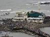 Haji Ali Dargah : हाजी अली दर्ग्यात बॉम्ब ठेवल्याची धमकी, फोन करणाऱ्या पवन विरोधात गुन्हा दाखल