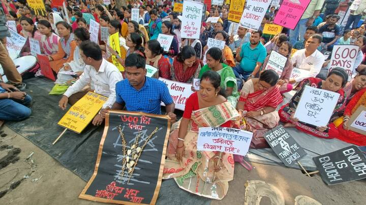 বিভিন্ন জায়গা থেকে প্রতিশ্রুতি, সমাজের স্তরের বিভিন্ন মানুষের পাশে দাঁড়ানো ছাড়া এখনও প্রাপ্তি শূন্য।
