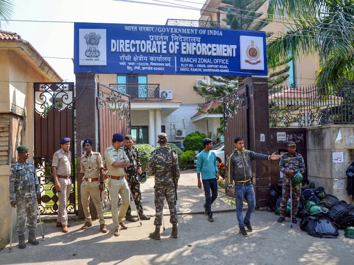 ED raids over dozen locations in Jharkhand Bengal defence land under probe, check Details ED raids: ఝార్ఖండ్, బంగాల్ రాష్ట్రాల్లో ఈడీ సోదాలు