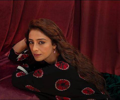 Happy B'day Tabu: ਅਭਿਨੇਤਰੀ ਤੱਬੂ ਦਾ ਨਾਂ ਬਿਹਤਰੀਨ ਹੀਰੋਇਨਾਂ 'ਚੋਂ ਇੱਕ ਹੈ। ਅਭਿਨੇਤਰੀ ਨੇ ਨਾ ਸਿਰਫ ਆਪਣੀ ਅਦਾਇਗੀ ਦੇ ਦਮ 'ਤੇ ਹਿੰਦੀ 'ਤੇ ਰਾਜ ਕੀਤਾ ਹੈ, ਸਗੋਂ ਉਸ ਨੇ ਦੱਖਣ ਦੀਆਂ ਫਿਲਮਾਂ 'ਚ ਵੀ ਆਪਣੀ ਅਦਾਕਾਰੀ ਦੇ ਜੌਹਰ ਦਿਖਾਏ ਹਨ।