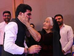 Gujarat AAP CM Candidate: सीएम उम्मीदवार बनाए जाने पर भावुक हुए इसुदान गढ़वी की आंखों में आए आंसू, देखें तस्वीरें