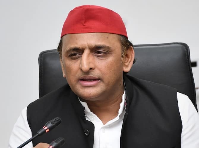 Samajwadi Party Chief Akhilesh Yadav Claims On UP ByElections That BJP  Supporters On Booth Drove Away Muslims Voters And Agents | अखिलेश यादव का  दावा- 'बूथ पर बीजेपी समर्थकों ने किया कब्जा,