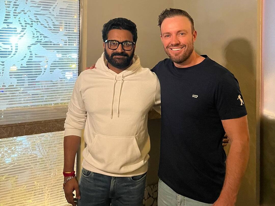 Kantara's Rishab Shetty Meets The Real 360 AB De Villiers, Cricketer Hails The Box Office Blockbuster Kantara's Rishab Shetty Meets The Real 360 AB De Villiers, Cricketer Hails The Box Office Blockbuster Kantara's Rishab Shetty Meets The Real 360 AB De Villiers, Cricketer Hails The Box Office Blockbuster