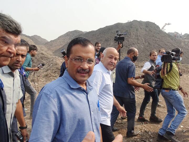 MCD Election 2022 BJP Created Mountains Of Garbage In Delhi, Says CM Arvind Kejriwal MCD Polls: BJP Created Mountains Of Garbage In Delhi, People Will Choose AAP, Says Kejriwal