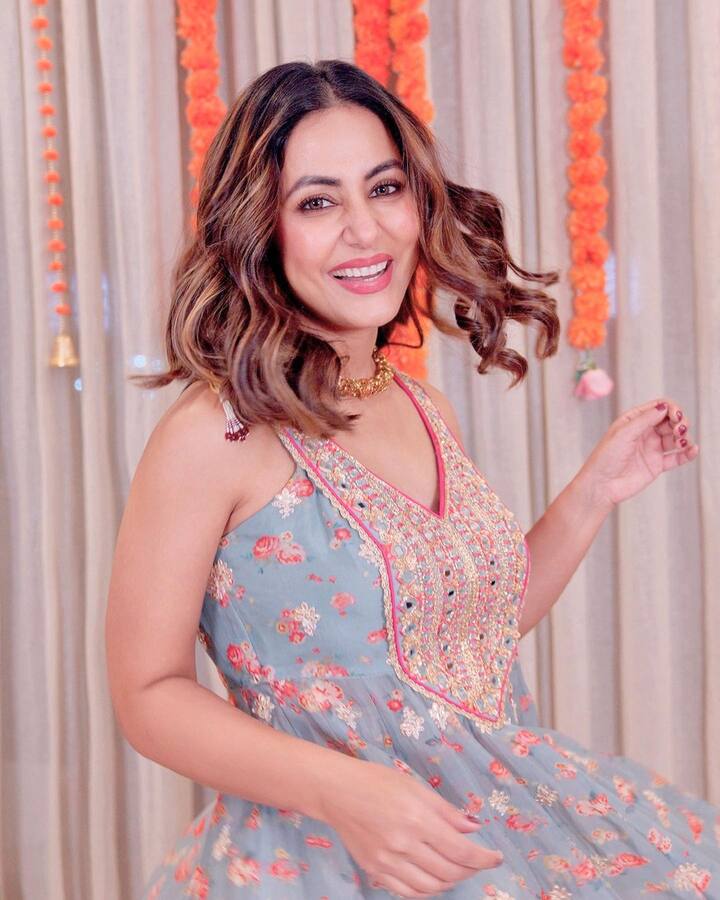 या लूकमध्ये अभिनेत्री खूपच हॉट दिसत आहे. (फोटो सौजन्य :realhinakhan/इंस्टाग्राम)
