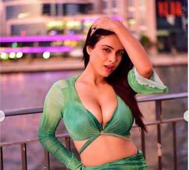 Neha Malik Pics: ਨੇਹਾ ਮਲਿਕ ਭੋਜਪੁਰੀ ਦੀ ਮਸ਼ਹੂਰ ਅਦਾਕਾਰਾ ਹੈ। ਨੇਹਾ ਨੇ ਆਪਣੇ ਕਰੀਅਰ ਦੀ ਸ਼ੁਰੂਆਤ ਸਾਲ 2012 ਵਿੱਚ ਮਾਡਲਿੰਗ ਨਾਲ ਕੀਤੀ ਸੀ। ਉਸਨੇ ਕਈ ਸੁੰਦਰਤਾ ਮੁਕਾਬਲਿਆਂ ਵਿੱਚ ਹਿੱਸਾ ਲਿਆ।