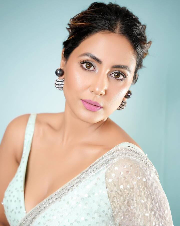 हिना इंस्टाग्रामवर खूप सक्रिय आहे. अनेकदा ती चाहत्यांना तिच्या वैयक्तिक आणि व्यावसायिक आयुष्याची झलक दाखवत असते. (फोटो सौजन्य :realhinakhan/इंस्टाग्राम)