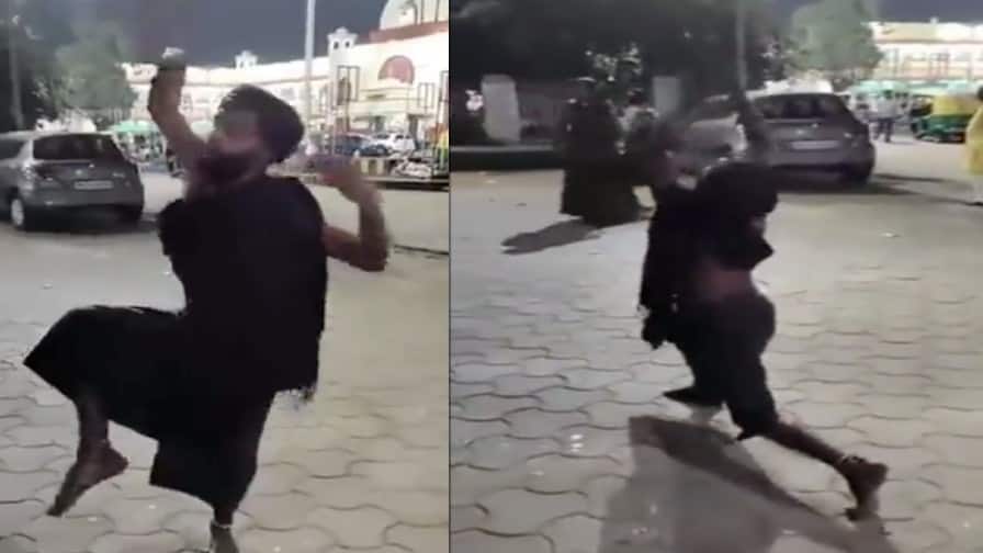 ਸਾਧੂ ਦਾ ਡਾਂਸ ਦੇਖ ਕੇ ਖੁੱਲੀਆਂ ਰਹਿ ਜਾਣਗੀਆਂ ਅੱਖਾਂ, ਵੀਡੀਓ 'ਚ ਟ੍ਰੇਂਡ ਡਾਂਸਰ ਵਾਂਗ ਹਰ ਸਟੈਪ ਕਰਦੇ ਦਿਖਾਇਆ ਗਿਆ Seeing the dance of the monk the eyes will be open ਸਾਧੂ ਦਾ ਡਾਂਸ ਦੇਖ ਕੇ ਖੁੱਲੀਆਂ ਰਹਿ ਜਾਣਗੀਆਂ ਅੱਖਾਂ, ਵੀਡੀਓ 'ਚ ਟ੍ਰੇਂਡ ਡਾਂਸਰ ਵਾਂਗ ਹਰ ਸਟੈਪ ਕਰਦੇ ਦਿਖਾਇਆ ਗਿਆ