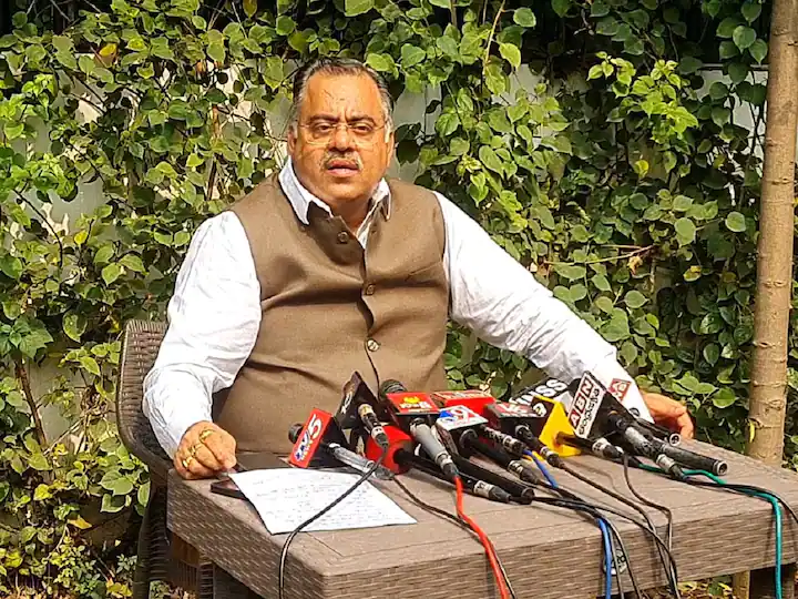 Telangana BJP In-Charge Denies Party's Links To Alleged Accused In The TRS MLA Poaching Incident Telangana BJP In-Charge Denies Party's Links To Alleged Accused In The TRS MLA Poaching Incident
