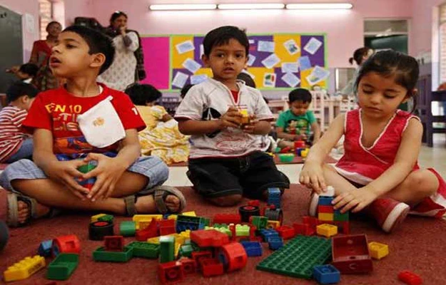 Delhi Pollution: Arvind Kejriwal Orders Primary Schools To Close From Tomorrow School Leave: டெல்லியில் கால வரையறையின்றி பள்ளிகளுக்கு விடுமுறை; என்ன காரணம்?