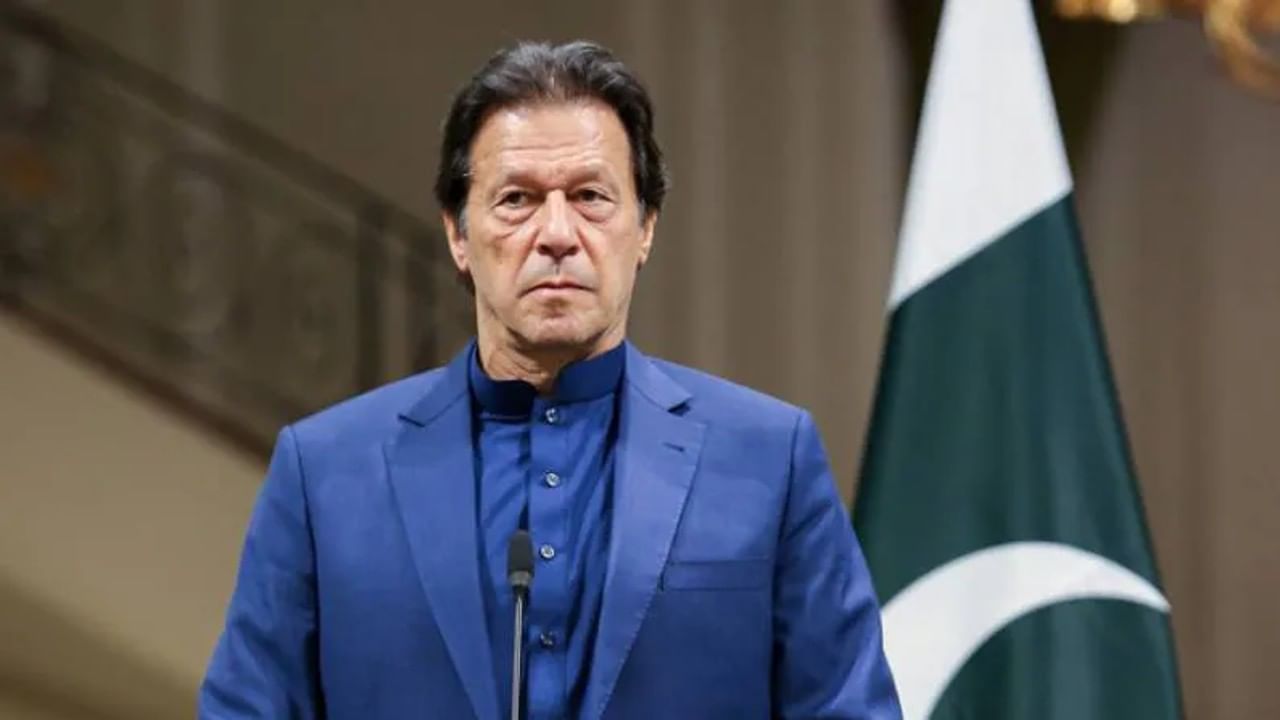 Pakistan's Former PM Imran Khan Was Shot At, See The Scenes Of The Firing | પાકિસ્તાનના પૂર્વ PM ઈમરાન ખાન પર થયો ગોળીબાર, જુઓ ફાયરિંગના દ્રશ્યો