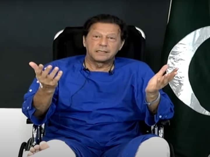 Pakistan Imran Khan Assassination Attempt Four shots were fired Imran Khan s first reaction Imran Khan : माझ्यावर चार गोळ्या झाडण्यात आल्या, हल्ला होणार याचा अंदाज होता; इम्रान खान यांची पहिली प्रतिक्रिया