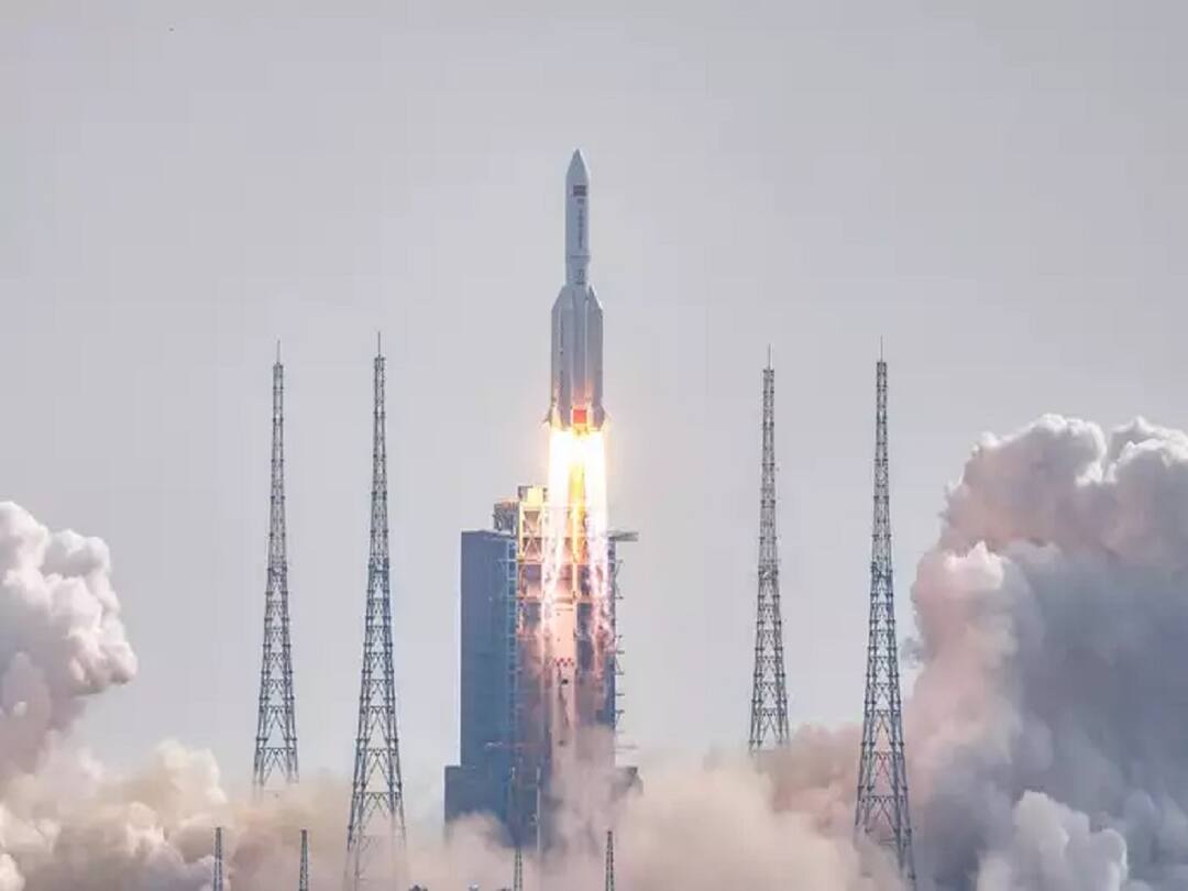 Chinese Rocket Body : பூமியைத் தாக்குமா சீன ராக்கெட்டின் மிச்சம்? பத்து அடுக்குமாடிகள் அளவுக்கு இருக்குமா? உண்மை என்ன? Chinese rocket body, about the size of a 10-storey building, likely to crash back to Earth Chinese Rocket Body : பூமியைத் தாக்குமா சீன ராக்கெட்டின் மிச்சம்? பத்து அடுக்குமாடிகள் அளவுக்கு இருக்குமா? உண்மை என்ன?