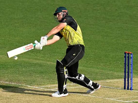 ઓસ્ટ્રેલિયન ખેલાડી મિશેલ માર્શ પણ આ ટી20 વર્લ્ડકપમાં 102 મીટર લાંબો છગ્ગો ફટકારી ચૂક્યો છે. તેને આયરલેન્ડ સામે આ શૉટ રમ્યો હતો.