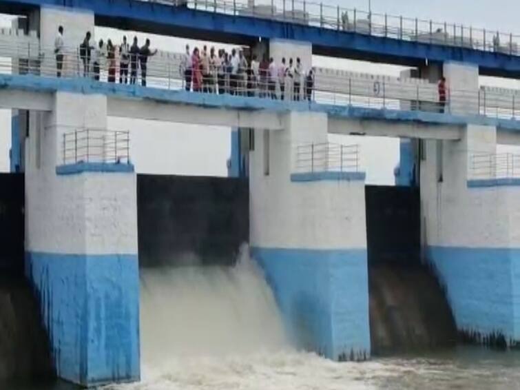 chembarambakkam lake was flooded water level in Lake is 500  outflow Chembarambakkam Lake : கொட்டிய கனமழை.. செம்பரம்பாக்கம் ஏரியில் இருந்து 500 கனஅடி தண்ணீர் திறப்பு..