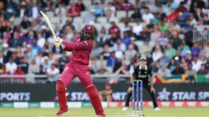 টি-টোয়েন্টিতে 'ইউনিভার্স বস' ক্রিস গেলের রেকর্ডের অন্ত নেই। তিনিই প্রথম ক্রিকেটার হিসাবে টি-টোয়েন্টিতে ১০ হাজার রান করেছিলেন।