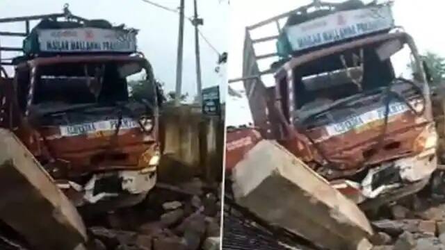 Truck collides head on with auto in Karnataka 7 women killed ભીષણ રોડ દુર્ઘટના: ટ્રક અને ઓટો રિક્ષાનો ભંયકર અકસ્માત, 7 મહિલાના ઘટનાસ્થળે જ મોત