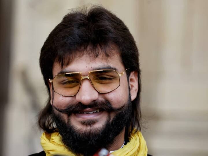 11 घंटे तक हिरासत, रात भर पूछताछ और फिर इस वजह से अब्बास अंसारी गिरफ्तार, बैंक खातों की पड़ताल जारी Mukhtar Ansari MLA Son Abbas Ansari arrested by Enforcement Directorate and finding details of his bank accounts ann 11 घंटे तक हिरासत, रात भर पूछताछ और फिर इस वजह से अब्बास अंसारी गिरफ्तार, बैंक खातों की पड़ताल जारी