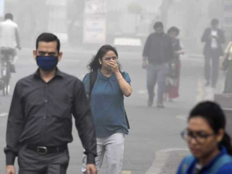 4 Out Of Every 5 Families In Delhi-NCR Suffering From Ailment Related To Pollution Survey 4 Out Of Every 5 Families In Delhi-NCR Suffering From Ailment Related To Pollution: Survey