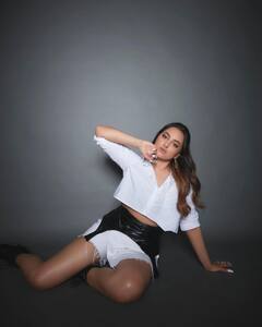 PHOTO: अभिनेत्री सोनाक्षी सिन्हाचा दबंग अंदाज; पाहा लेटेस्ट फोटोशूट!