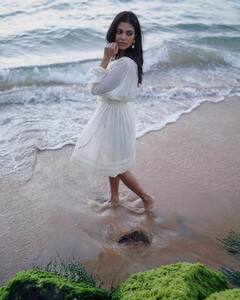 Malavika mohanan: ஒரு கண் ஜாடை செய்தாலே...நடிகை மாளவிகா மோகனனின் லேட்டஸ்ட் கிளிக்ஸ்!